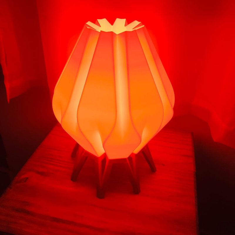 Tulipa Acesa — Luz vermelha
